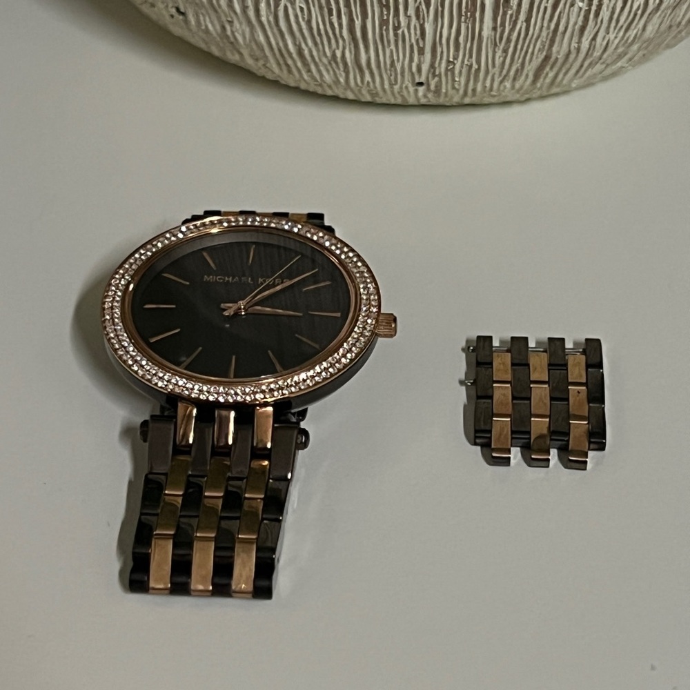 Michael Kors Watch - Picture 8 of 8